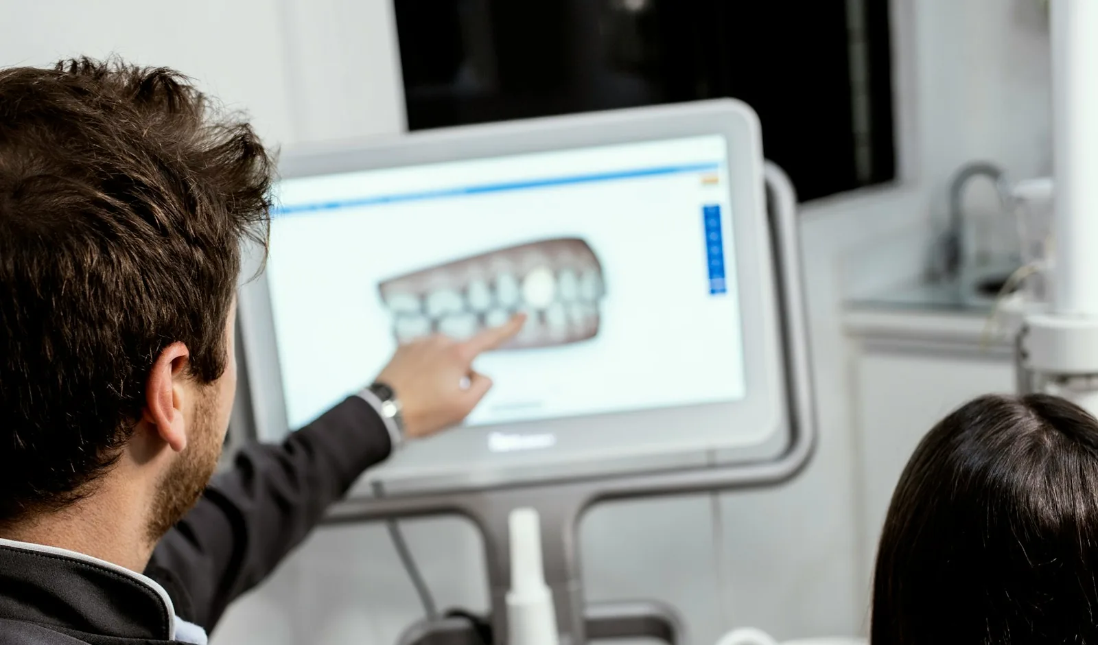 Dental technology and digital diagnostics